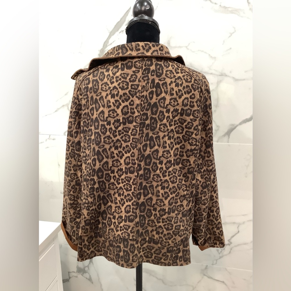 Stylish Lightweight Jacket - image 3